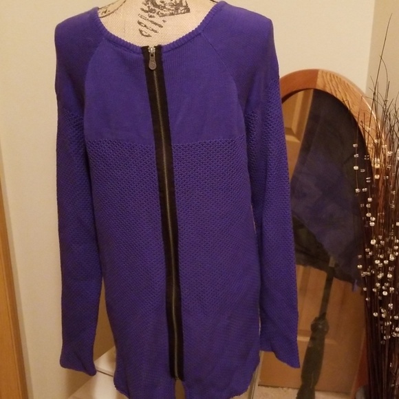 💜Cute Nicole sweater💜 - Picture 2 of 7